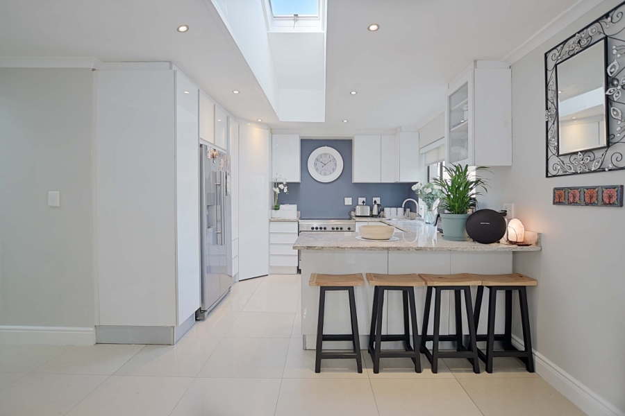  Bedroom Property for Sale in West Beach Western Cape
